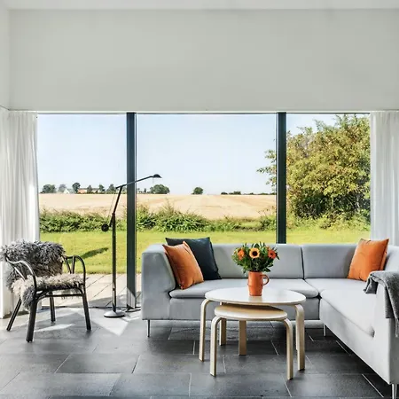 Architect-designed House By The Coast Semesterbostad