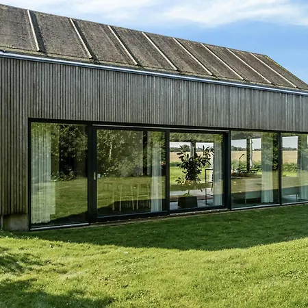 Architect-designed House By The Coast Holiday home